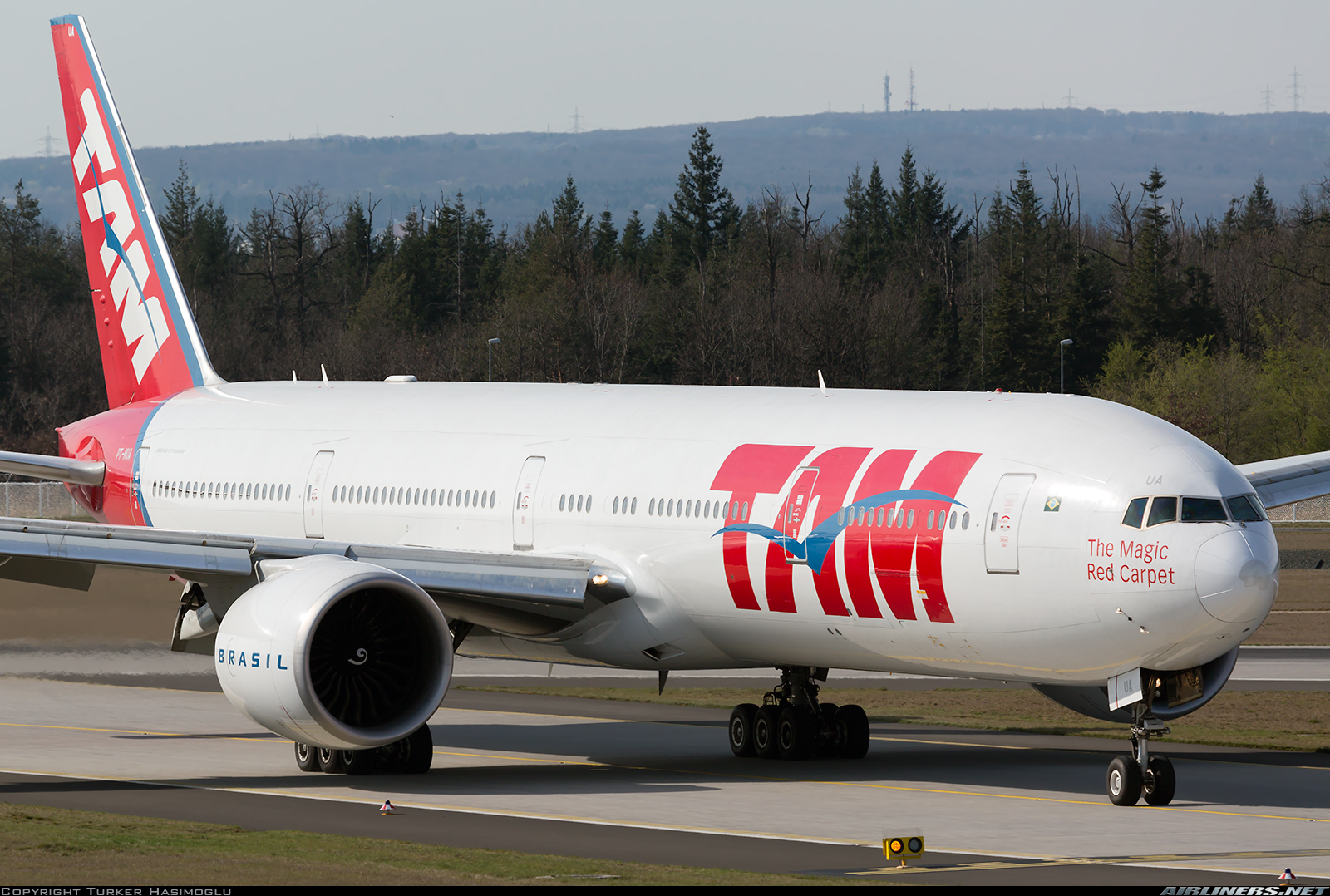 Boeing 777-300ER — The Magic Red Carpet